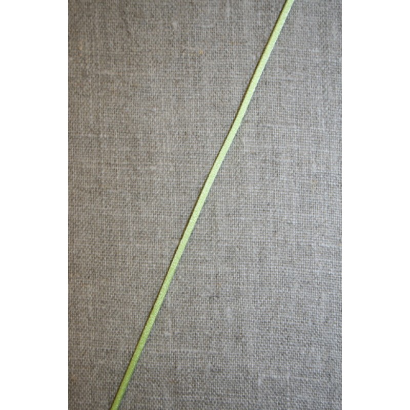 Rest Satinsnor 2,2 mm. lys lime- 100 + 50 cm. 