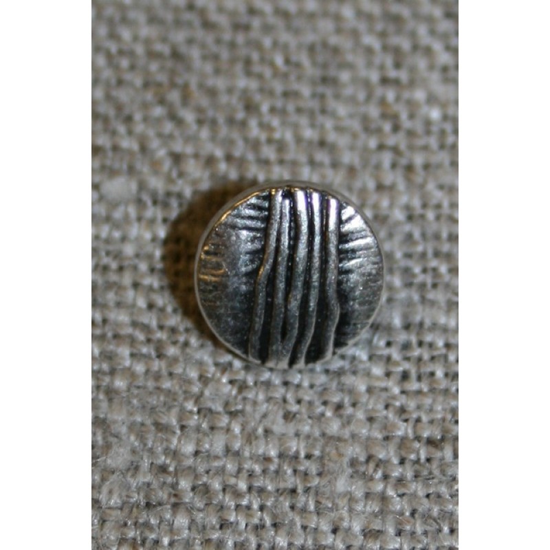 Lille metalknap sølv m/streger 9 mm.