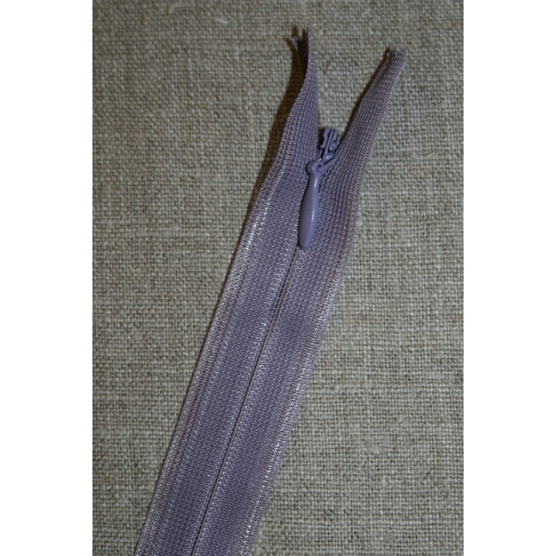 42 cm. usynlig lynlåse, lys lilla