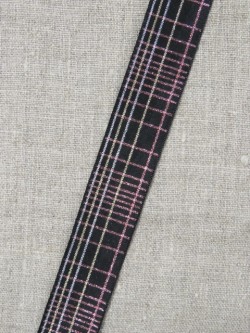Ternet bånd i sort med lurex i sølv- rosa/kobber- sølv 25 mm.