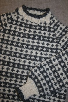 Model Børnesweater strikket i Ragg