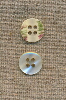 4-huls knap off-white perlemors-look 12 mm.