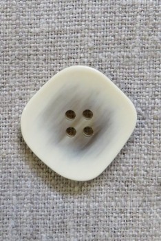 Skæv firkantet knap i offwhite og beige, 23 mm.