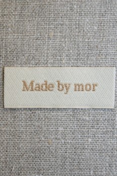 Beige mærke - label "Made by mor"