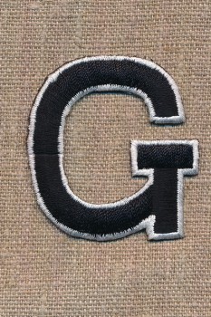 G - Bogstaver til påstrygning i sort og hvid, 52 mm.