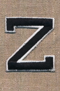 Z - Bogstaver til påstrygning i sort og hvid, 52 mm.