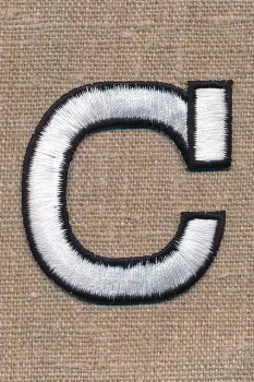 C - Bogstaver til påstrygning i hvid og sort, 52 mm.