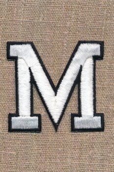 M - Bogstaver til påstrygning i hvid og sort, 52 mm.