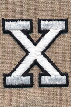 X - Bogstaver til påstrygning i hvid og sort, 52 mm.