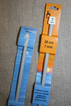 Hakkenål/Tunesisk hæklenål, 7 mm.