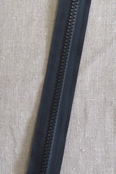 Lynlås i metermål Vislon sort 8 mm.