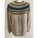 Sweater med rundt bærestykke strikket i Vital 100% uld