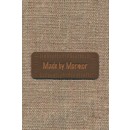 Motiv- label i læderlook i brun "Made by Mormor"