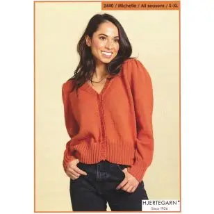 2440 Michelle Cardigan med V-hals - Strikopskrifter Dame