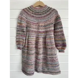 Kjole strikket i Organic 350 og restegarn - Inspiration