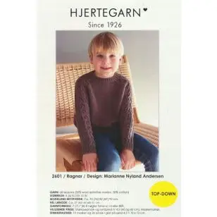 2601 Ragnar - trøje med snoninger på ærmerne str. 4-12 år. - Hjertegarn - Strikopskrifter