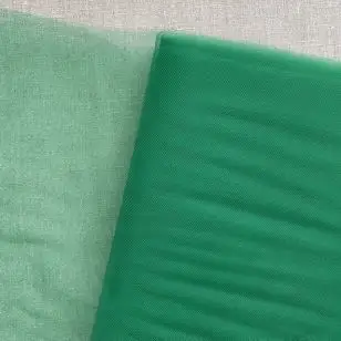 Brudetyl i skov grøn - Tyl