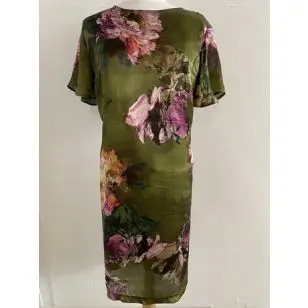 Kjole i 100% silke syet efter Onion 2042 - Inspiration