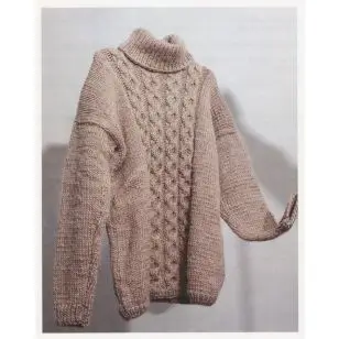 2575 Kim -  Herre Sweater med rullekrave og snoninger i Nanok - Naturuld - Strikopskrifter