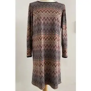 Kjole syet i strik med zigzag - Inspiration sy