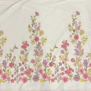 Hvid bomuld med pink blomster broderi i kant - Blomstret bomuld