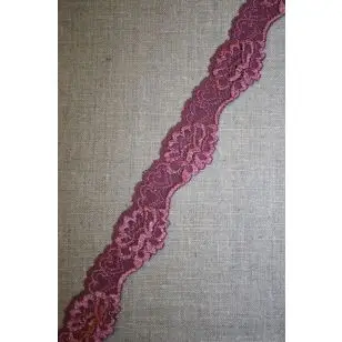 Strækblonde med hjerter & buet kant, 30 mm. mørk lyng - Blonder