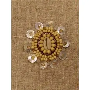 Broche med træperler - Tilbud diverse sytilbehør