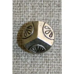 Lille knap 3 delt og mønstret, gl.sølv, 11 mm. - Tilbud knapper