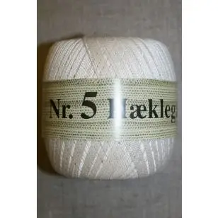 Nr. 5 Hæklegarn, off-white - P: 2 -  Hæklegarn Nr. 5