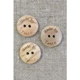 Lys træknap med teksten "Made by Tante", 18 mm. - Børneknapper
