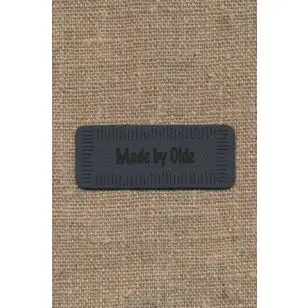 Motiv- label i læderlook i grå "Made by Olde" - Drengemotiver og fodbold