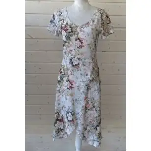 Kjole syet i Onion 2081/9019 i jersey med digitalt print - Inspiration