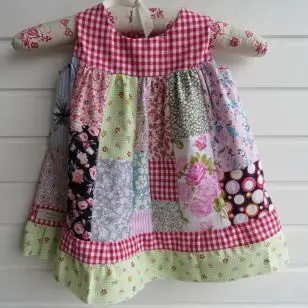 Pigekjole syet i bomulds rester efter Minikrea 50002 - Inspiration