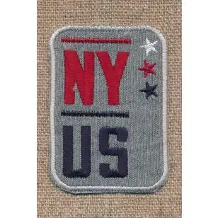 Grå motiv med teksten NY-US og stjerner - Blomster, stjerner og sløjfer