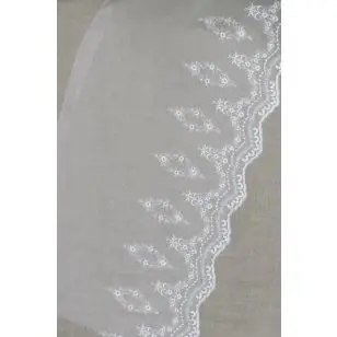 Bred blonde på tyl i hvid, 16-34 cm. - Fast blonde